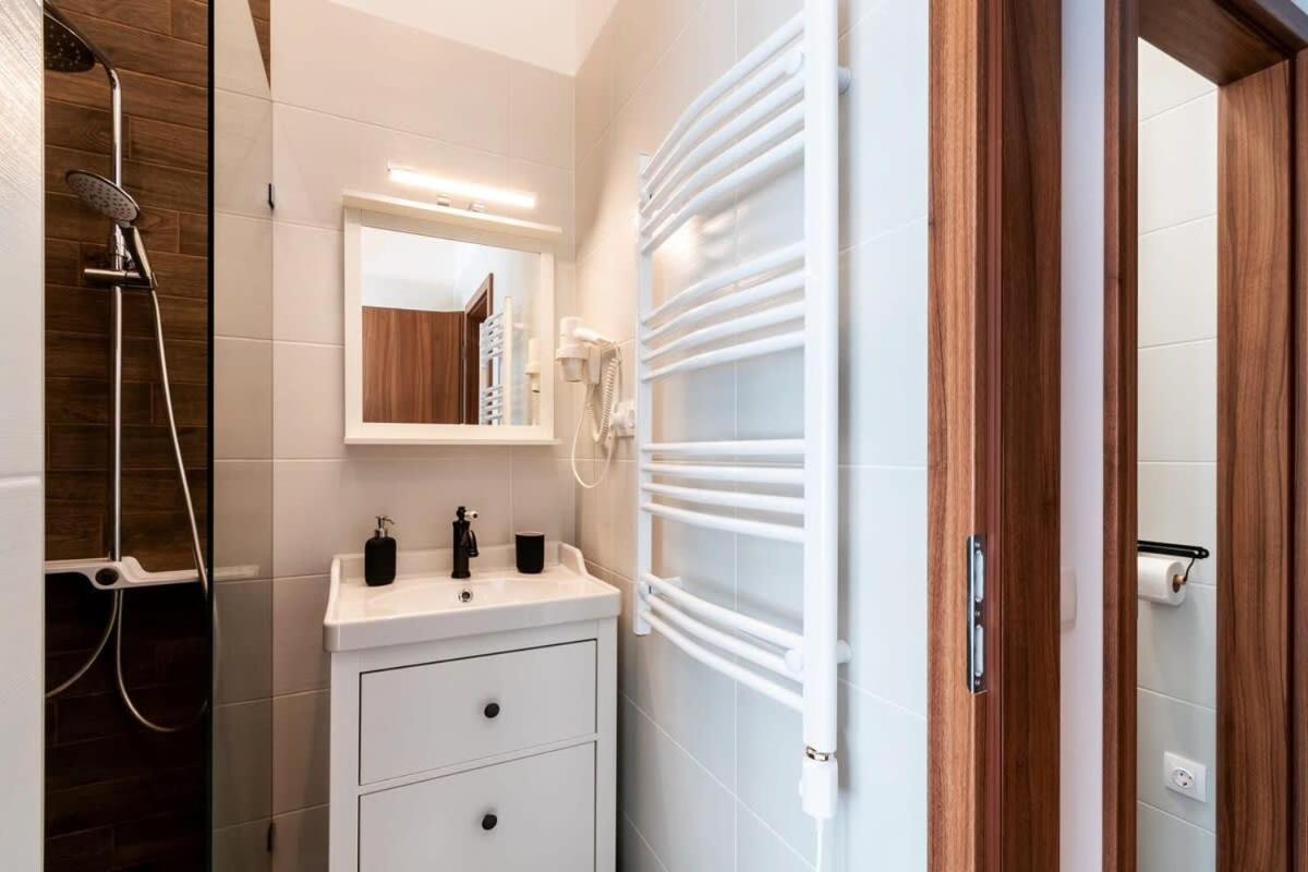 Comfy New Apartment At Castle Budapest Exterior photo